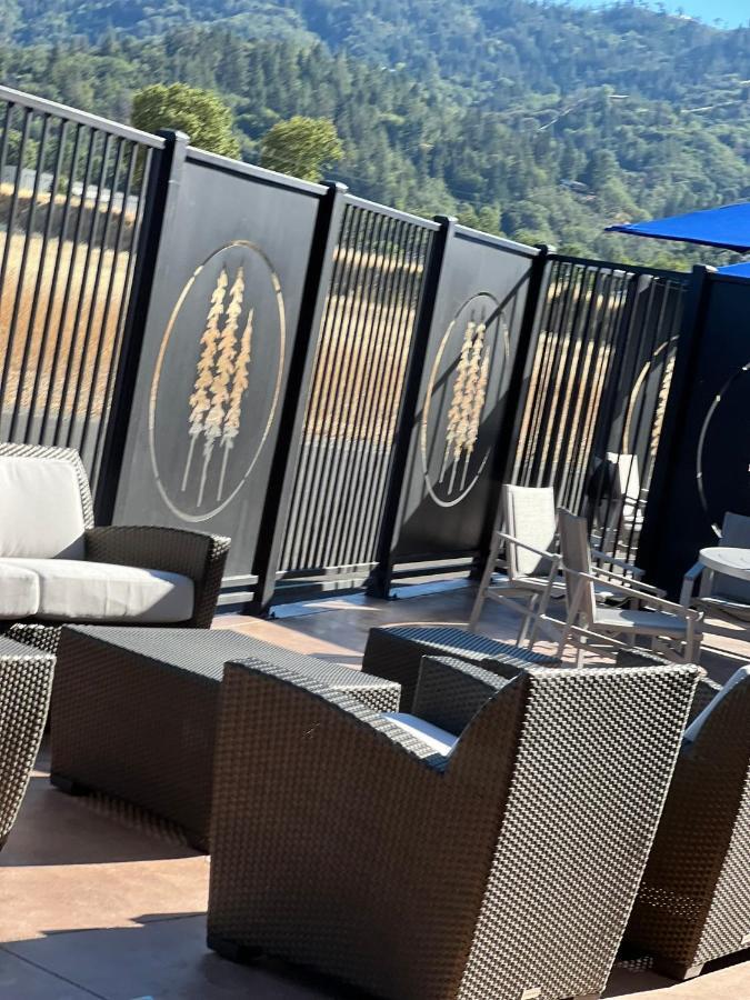 Holiday Express & - By Ihg Hotel Ukiah