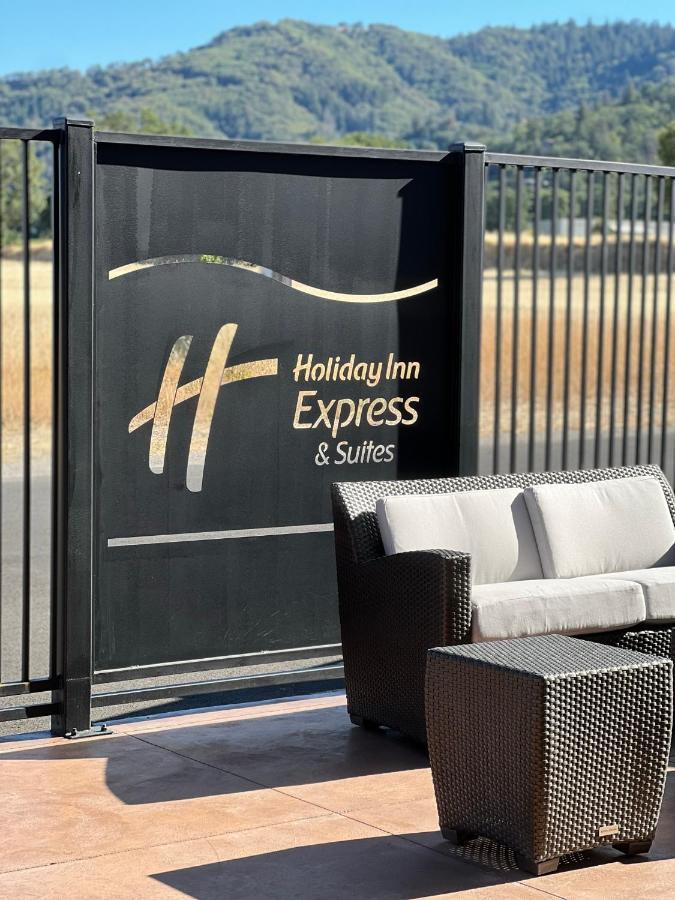 Holiday Express & - By Ihg Hotel